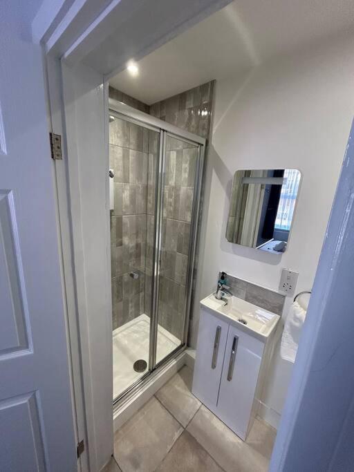 The Niche Apartment York Exterior photo