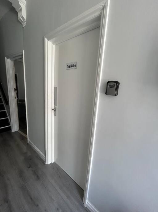 The Niche Apartment York Exterior photo